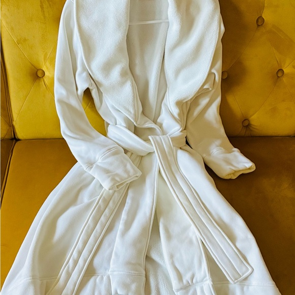 UGG Ivory Cozy Robe - Picture 3 of 8